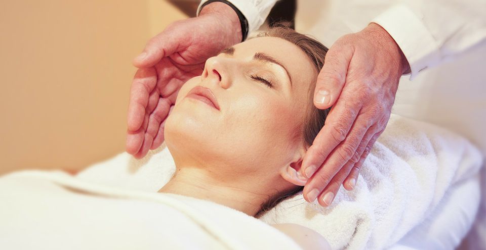 Een gezichtsmassage